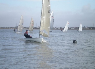  Lago manchado en velero 